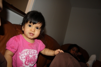 Hela familjen i soffan