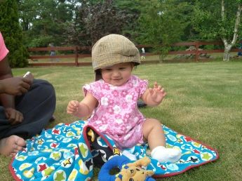 Hemma i trädgården hos mormor.